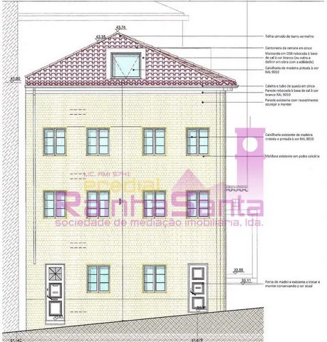 Building under construction with 4 fractional apartments. Near the Municipality of Coimbra Metro bus station. Ideal for investors, Great potential for rental market, Local Accommodation, etc... The value is with the work all completed. Execution time...