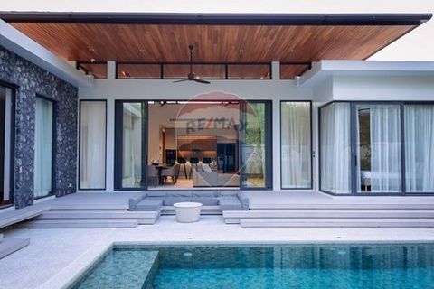 Discover Modern Luxury: A Stunning 4-Bedroom Pool Villa at Botanica Modern Loft I Price: THB 33 Million Welcome to a sanctuary of sophistication and style nestled in the heart of Pasak, Cherngtalay. This illustrious 4-Bedroom Pool Villa at Botanica M...