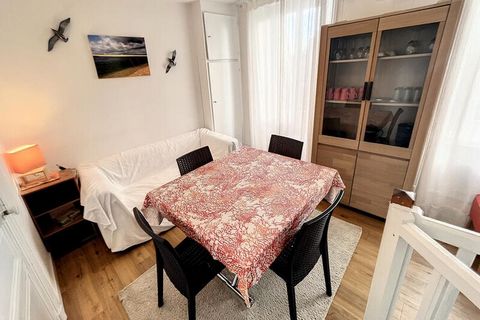 Diese einzigartige Maisonette liegt nur 400 Meter vom Stadtzentrum und dem Strand Plat Gousset entfernt und bietet einen privaten Eingang und ein stilvolles Ambiente. Im Erdgeschoss finden Sie ein Schlafzimmer mit einem 160 cm breiten Doppelbett und ...