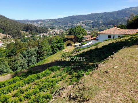 Grundstück auf Baugrund in Santa Eulália - Arouca Ausgezeichnete Geschäftsmöglichkeit. Grundstück auf Baugrund gemäß dem kommunalen Masterplan der Gemeinde Arouca, mit einer Fläche von 1833 m2, in Santa Eulália - Arouca.   Allgemeine Merkmale: - Kons...