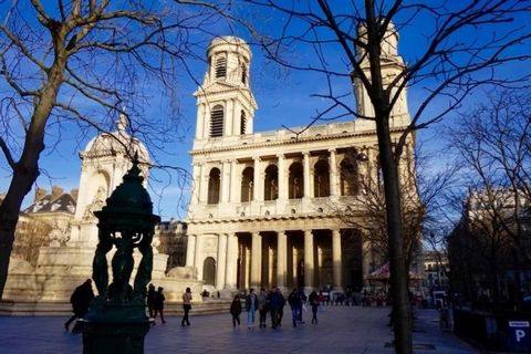 Not far from the Saint Sulpice church, in the heart of Saint Germain des Près, Villaret Immobilier offers this beautiful 80 m2 family apartment on the third floor with elevator in a well-kept condominium. It features two bedrooms, a bathroom, a separ...