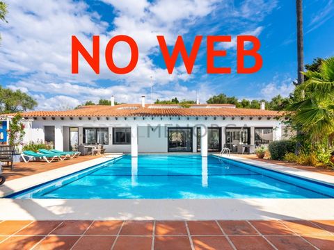 There are many magnificent houses in Menorca but, very few as individual and unique as this one. Built in the mid 70's, each of the owners have added their own personal touch to create an outstanding home. With over 900 m2 of living area, there is en...