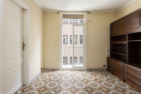 EN VENTA EN EL BARRIO DE GRACIA - CAMP D'EN GRASSOT. EXCELENTE UBICACIÓN JUNTO A PLAÇA JOANIC.*TV.GRACIA*Pº MARAGALL VIVIENDA EN VENTA EN FINCA REGIA AÑO 1949 SIN ASCENSOR. SEGUNDA PLANTA DE ALTURA REAL VIVIENDA A REFORMAR 58M2 CONSTRUIDOS * 55M2 INT...