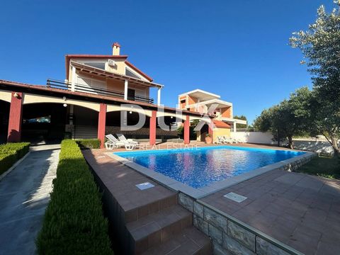 Location: Zadarska županija, Zadar, Crno. ZADAR - spacious family house with sea and city views This spacious family house built in the 90s offers everything you need for a comfortable family life in a quiet and attractive environment with a beautifu...