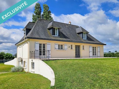 Située sur la commune de Mouliherne cette charmante maison de plus 174 m2 à bénéficiée de travaux récents ! Avec sa lumineuse pièce de vie de plus de 40 m2 et ses 5 chambres plus que confortables, elle est parfaite pour accueillir une grande famille ...