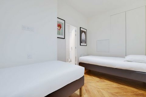 Checkmyguest ofrece este moderno apartamento de 31 m² en Nanterre, ideal para 4 personas. Disfruta de un diseño contemporáneo, una cocina totalmente equipada y una ubicación privilegiada al pie de la estación de tren RER A. La situación geográfica de...