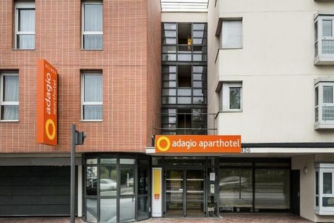 Situado junto a los distritos de negocios y a 20 minutos del centro de París, el Aparthotel Adagio access Paris Clamart*** cuenta con 145 apartamentos completamente amueblados y muy funcionales con cocinas totalmente equipadas. Le brindamos acceso a ...