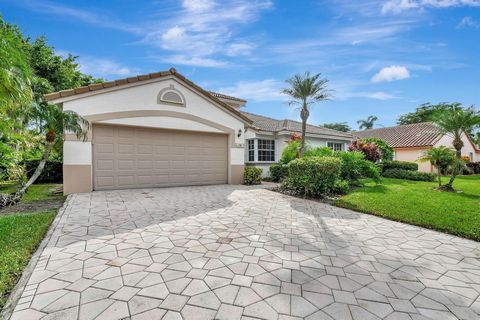 4 Bed, 2 bath luxury home in the Resort Style community of River Bridge! This home features an updated Kitchen offering tons of storage with a breakfast bar peninsula and pantry. The laundry/Utility room off the kitchen adds even more space for all o...