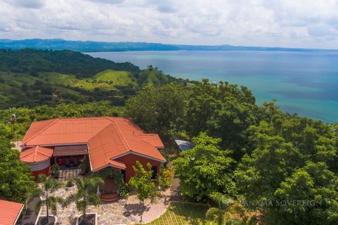 Bienvenido a un paraíso aislado con vistas panorámicas al mar en Búcaro, Panamá. Esta casa se encuentra en la cima de una hermosa colina en una urbanización privada sobre el pequeño pueblo pesquero de Búcaro. Disfrute de una playa tranquila sin multi...