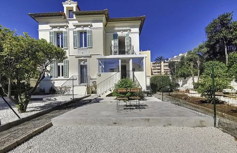 Immobilieninvestition, die mit dieser charmanten T2-Wohnung mit großer Terrasse getätigt werden kann, um in der Stadt Cannes zu leben. Wenn Sie auf der Suche nach einem Zuhause sind, in das Sie investieren können, oder einen Zweitwohnsitz an der Côte...