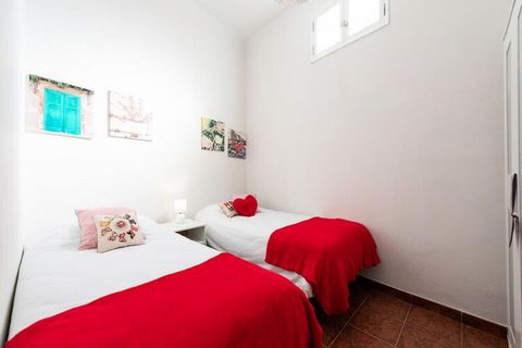 Diese moderne Wohnung in Arucas bietet eine gemütliche und einladende Atmosphäre und verfügt über zwei Schlafzimmer, eines mit einem Queensize-Bett, und eine stilvolle Einrichtung, die die Liebe zum Detail durchweg unterstreicht. Es bietet Platz für ...