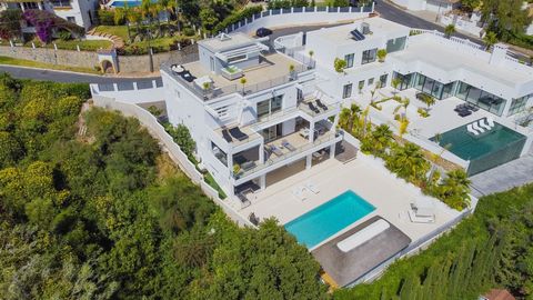 EXQUISITE MODERN CONTEMPORARY VILLA WITH PANORAMIC SEA VIEWS IN EL ROSARIO, MARBELLA EAST. PAYMENT IN CRYPTO CURRENCIES ACCEPTED Welcome to your future family residency or the perfect holiday home to enjoy to the fullest the Mediterranean living and ...