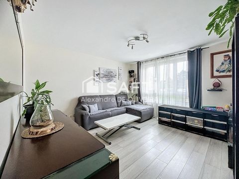 Situé à Champigny-sur-Marne, cet appartement T3 de 58m² offre un cadre de vie agréable dans une commune dynamique de la région parisienne. ses espaces verts tels que le Parc du Plateau parfaits pour des balades en plein air. Les habitants apprécient ...