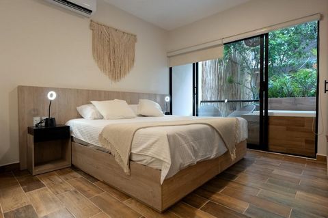 This modern apartment in Tulum is the perfect retreat for those looking for comfort and style. Conveniently located just 15 minutes from the beach, it features a cozy room and exceptional amenities such as a coworking area, a relaxing Jacuzzi, and a ...