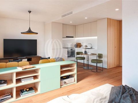 New 0+1-bedroom apartment, with 76 sqm of gross private area and parking, in the Antas Atrium - 2nd phase condominium, located on Alameda das Antas, Porto. All units feature high-quality finishes and materials, fully equipped kitchens, thermal and ac...