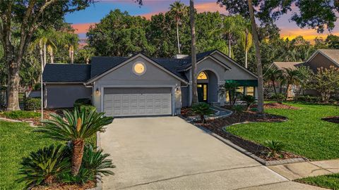 Ein oder mehrere Fotos wurden virtuell inszeniert. Eingebettet in die begehrte Gemeinde Tampa Palms in einer Sackgasse ist dieses einladende Haus mit 3 Schlafzimmern und Büro bereit, Ihnen Ihre persönliche Note zu verleihen. Genießen Sie ein offenes ...