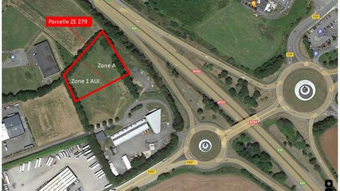 En exclusivité, sur la zone d'activités Ty Névez Pouillot à Chateaulin, à côté de la RN 165, terrain de 5 299 m² dont 2 300 m² situés en zone 1AUi (A urbaniser à court ou moyen terme - à vocation d'activités économiques) le reste en zone agricole, ca...