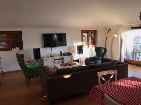 We are renting out a nicely decorated, sunny two-room flat, located on the second floor of a house situated in a peaceful area of the neighbourhood Bacvice. The living area of the flat is 125m2. It consists of a kitchen with a dining room and a livin...