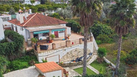 SituÃ©e Ã quelques minutes du charmant village d'AlhaurÃ­n El Grande, cette maison de campagne offre le mÃ©lange parfait de tranquillitÃ© rurale et de confort moderne. Avec un accÃ¨s facile et une route asphaltÃ©e menant directement Ã la porte, cette...