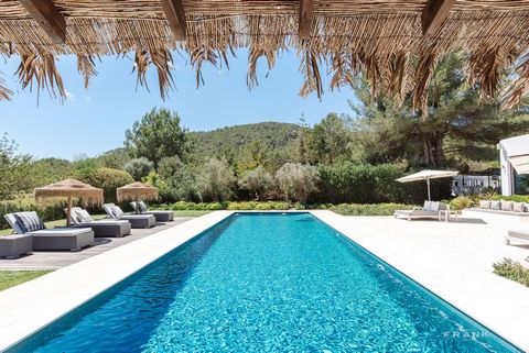 Located in Ibiza. Light-Filled Elegance in Ibiza A modern retreat where design meets comfort, Lorenzo´s Gem is a sanctuary of refined living in the heart of the countryside of Ibiza. Thoughtfully designed to blend contemporary aesthetics with warmth ...