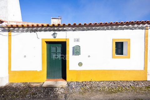 Localização: Situada na encantadora Aldeia de Terena , no concelho de Alandroal , esta moradia é ideal para quem procura viver ou investir numa região rica em história, cultura e beleza natural. Alandroal é reconhecido como o 