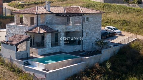 MOMJAN-BUJE-ISTRIA, BEAUTIFUL, STONE, MODERN VILLA OF TOP QUALITY WITH CATEGORIZATION FOR RENT Details: Basement - hallway, wine area with tasting room, fitness, planned Finnish and Turkish sauna, toilet, shower and storage Ground floor - entrance ha...