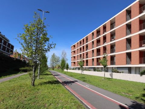 OFERTA DA ESCRITURA de compra e venda* e da gestão do processo de financiamento sempre com as melhores soluções do mercado. Apartamento T2, em fase de construção, com acabamentos de qualidade superior, junto ao parque da cidade, na freguesia da Costa...