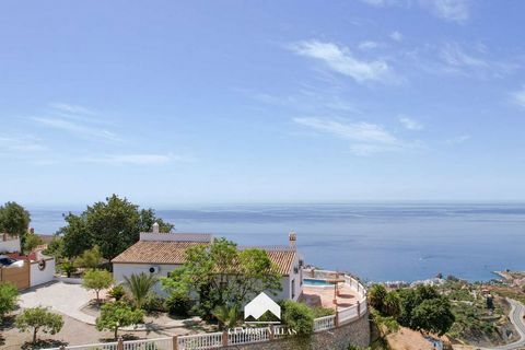 Deze indrukwekkende finca in Loma del Gato in Almuñécar biedt een panoramisch uitzicht op de Middellandse Zee, de bergen van de Sierra Nevada, de groene vallei en de Marokkaanse kust. Het object wordt omringd door weelderige tuinen en beschikt over e...