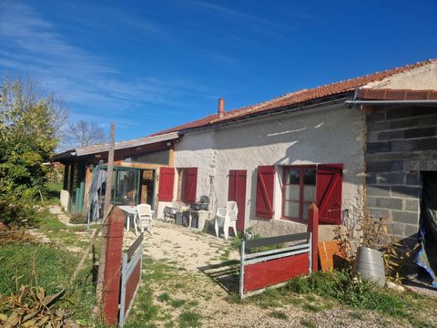 Très belle longère, dépendance et terrain clôturé
