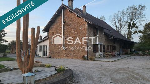 TRES BEAU CORPS DE FERME