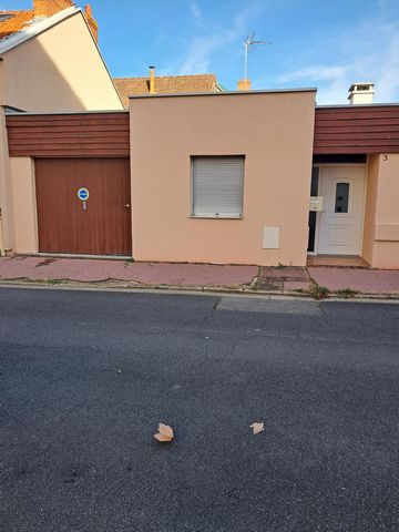 Maison de ville de 124 m² proche du centre ville de Vichy avec garage, deux chambres, toit terrasse, cave