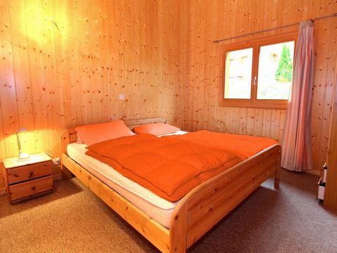It is a new magnificent chalet with sauna. The swiss mountain chalet provides a calm atmosphere. The spacious living room has a cosy chimney corner and an access to the huge balcony with a breathtaking view. It is 150 m walking distance away from the...