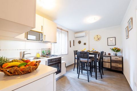 This enchanting apartment is located in Dubrovnik and can accommodate 4 people. With 1 bedroom, the apartment is ideal for a family. It has a private terrace where you can relish a lovely brunch with your dear ones. The accommodation is 100 m away fr...