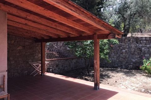 Enjoy your holidays in this cozy holiday home in Trabia (PA), a few km from its historic center and a stone's throw from the sea. Recently renovated, the house, equipped with all the comforts to make you feel at ease, is located in a quiet and pleasa...