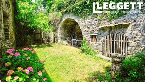 A21788CEL12 - Hidden away in the ancient cobbled streets of Conques-en-Rouergue, this four-storey village house retains many of its 14th and 16th-century architectural features, along with its Regency-era décor, such as tall windows, high ceilings, c...