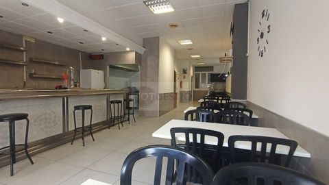 A restaurant for sale in the heart of Lloret de Mar in the area of Fenals. Local fully equipped in area of much passage. Everything in perfect condition, with all licenses and permits. It has a large dining room with capacity for 38 people +17m 2 ter...