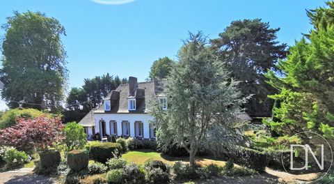 Located in a small village between Saint Saëns and Neufchâtel en Bray, character property in the heart of a wooded park of 4 hectares, Seine-Maritime (76), for sale. We owe the charm of this set, to the recovery of materials that belonged to a castle...