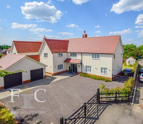 A modern detached house in a village setting on the Hertfordshire Essex borders which will be sold CHAIN FREE by the present owners. Bumbles Green has a Restaurant, Equestrian & Riding Centre and Nazeing Golf Club within walking distance. The propert...