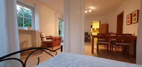 High-quality, furnished apartment on the Moniberg for temporary rent. A light-flooded and fully furnished apartment in a detached house in a quiet and very green residential area on the Moniberg is rented out until June 8th. The living space is 55 m²...