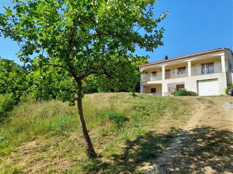 EXCLUSIVE TO BEAUX VILLAGES! Built on a hillside at the entrance of the village, the house offers a beautiful view over the village and the surrounding valley. Its construction set back from the road and the large plot of land around it guarantee pea...