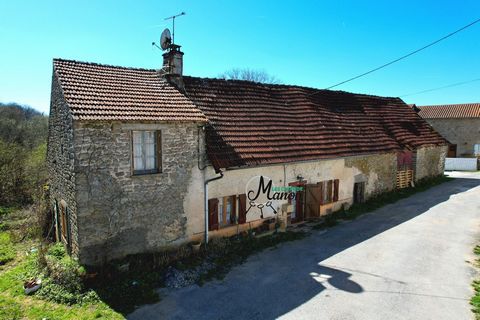 House of about 80m2 to renovate entirely located in the town of BERSAC-SUR-RIVALIER (87370) 9 minutes by car from the village of BESSINES SUR GARTEMPE (87250) and only 28 minutes from LIMOGES/26 minutes from LA SOUTERRAINE (23300). The house offers o...