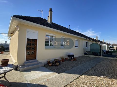 Ideally located in a quiet and sought-after area of Barentin, come and discover this pretty single-storey house, semi-detached on one side, offering you a recent fitted and equipped kitchen, a living room, two bedrooms, a shower room and separate toi...