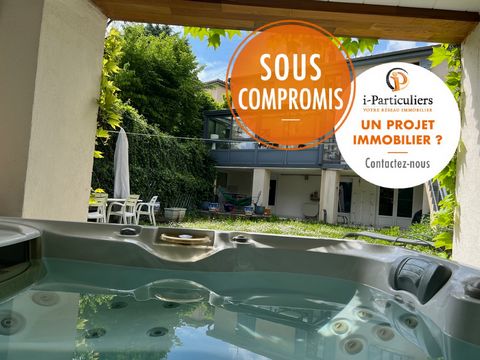 Rare Monts d'Or, in the heart of the village of Dardilly, come and discover this house dating from the 19th century. A family home, the owners have renovated it to have all the current comforts, while keeping its authenticity, which fills it with cha...