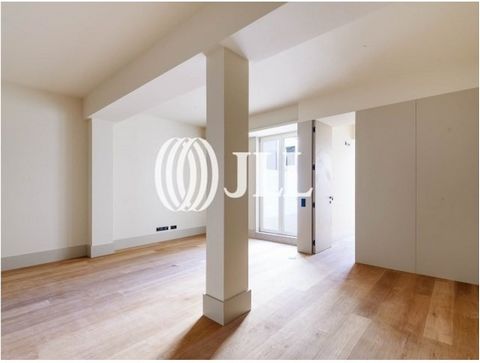 Studio +2 apartment, brand new, with 94 sqm of gross private area and mezzanine at Santa Catarina 382 Living, in downtown Porto, at Santa Catarina Street. The apartment features a spacious living room with a fully fitted open-plan kitchen, totaling 3...