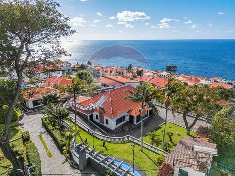 Description In one of the most emblematic streets of the city of Funchal, Rua Conde Carvalhal, formerly Caminho Novo, which for many years was the main connection between Funchal and the East of the Island. Today it is one of the streets and areas wi...