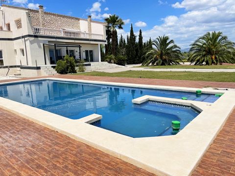 Discover the exclusive lifestyle that awaits you in Novelda, a dream destination on the Costa Blanca, where luxury and elegance meet the serenity of a spectacular natural setting. This stunning luxury villa offers you an incomparable living experienc...