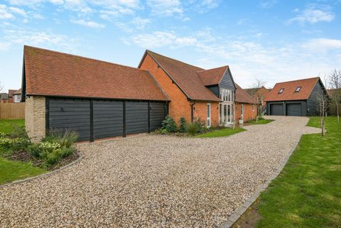 A stunning converted 18th Century Grade II Barn. Seamlessly combining heritage oak, A frame vaulted roof and technological innovation. Eco and charging, secure grounds, four bedrooms, double garage and studio above. 0.25 acres in a prime Oxfordshire ...