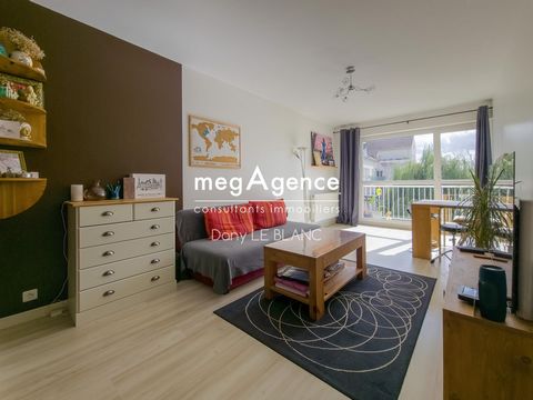 A 5-minute walk from the train station and the Chartres Coliseum, come and discover this beautiful, spacious and bright apartment in a peaceful and secure residence located in Mainvilliers, with on-site caretaker. It includes an independent kitchen, ...