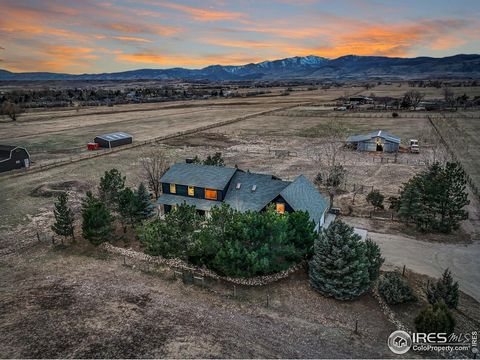 A truly exceptional and rare equestrian property on over 5 acres with stunning views. A breathtaking setting that is just a short drive to all that Boulder has to offer, and across from open space. Supreme first impression as you pull up to the home ...