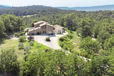 In a lovely environment, quiet and protected, stone property comprised of the main house with an inner courtyard, a house for guests, and a caretaker's house, giving a total surface area of 276 m² in almost 5 acres of landscaped grounds with views an...